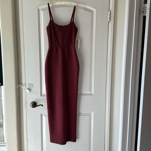 BURGUNDY BODYCON ANKLE DREAS WITH SLIT IN BACK SIZE S